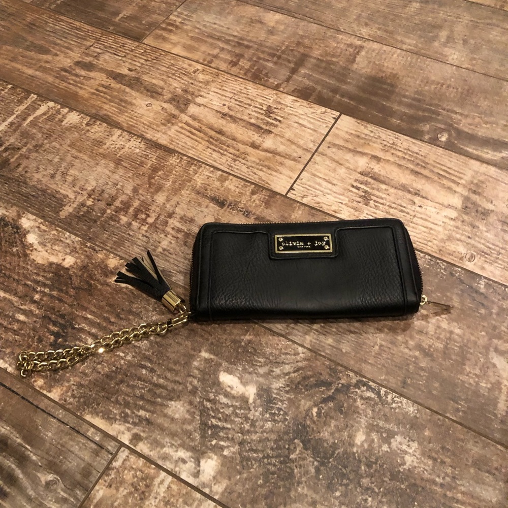 Olivia + Joy Wallet/Wristlet/Clutch Wallet; Good Used Condition.